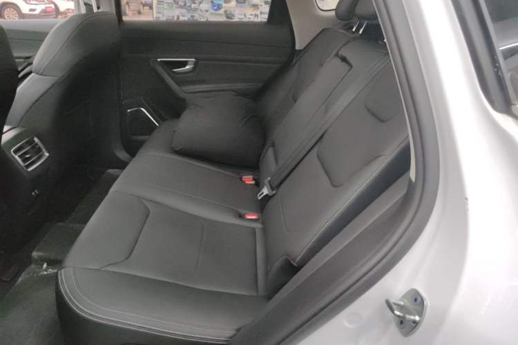 Used BYD Song Pro 2019 1.5T Automatic Elite Edition Interior 4