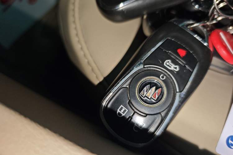 Used Buick GL8 2022 ES Land Cruiser 653T Luxury Model
