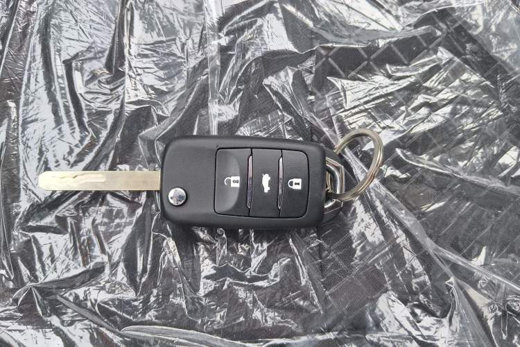 Used CHANGAN NEVO Lumin 2026 Model Treasure Edition 205km Beloved Beige Guoxuan
