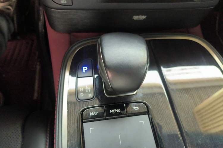 Used Lexus LS 2018 500h Executive Edition China VI Gear Lever