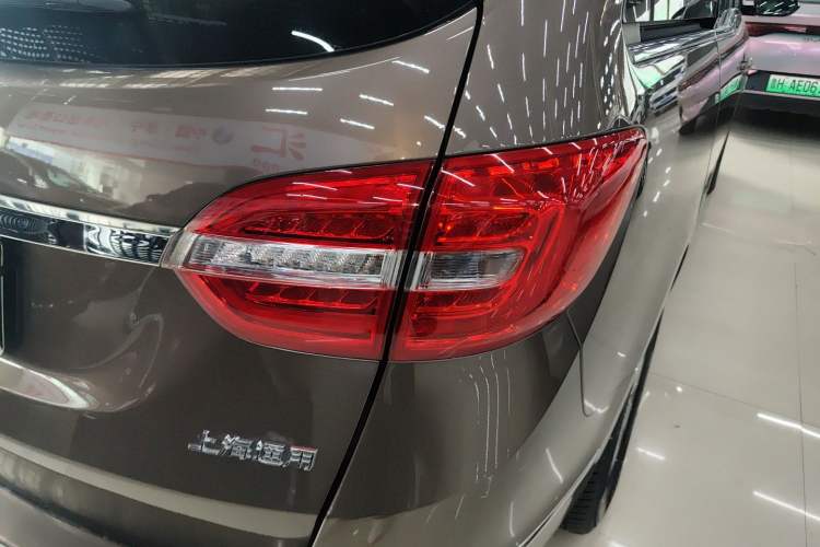 Used Buick GL8 2015 2.4L Luxury Business Premium Edition Right Rear Taillight