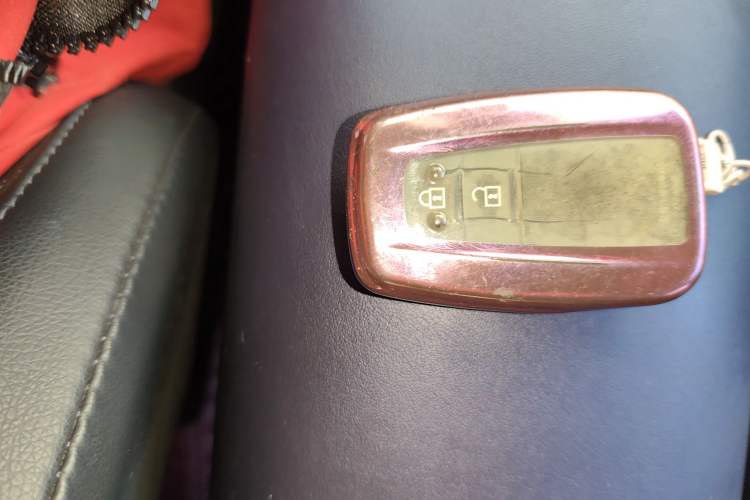 Used Toyota IZOA 2018 2.0L Yichi Version China VI Standard