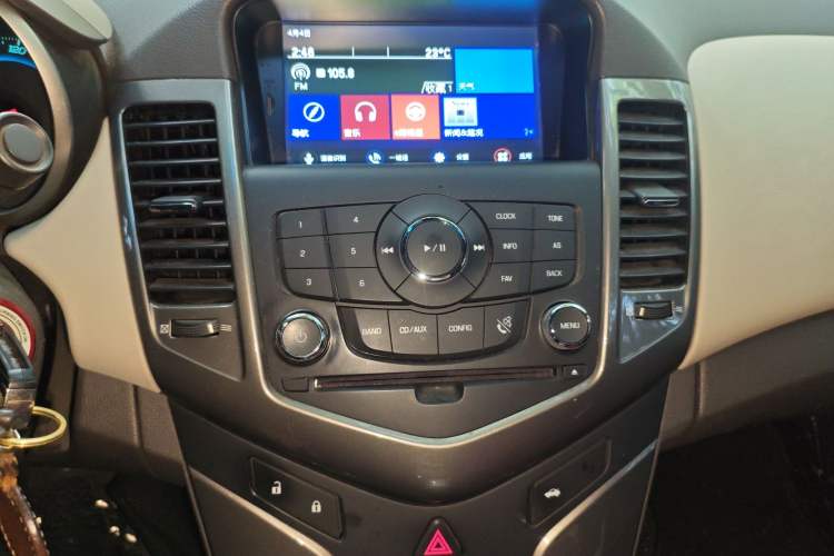 Used Chevrolet Cruze 2015 1.5L Classic SE AT Audio And AC Panel