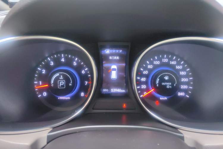 Used Hyundai Santa Fe Classic 2013 3.0L 4x4 Comfort Edition with Navigation 7 Seats Euro IV
