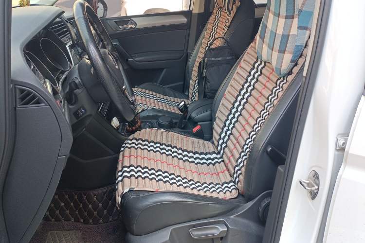 Used Volkswagen Touran 2016 Volkswagen Touran L 280TSI DSG Comfort Edition Left Front Seat