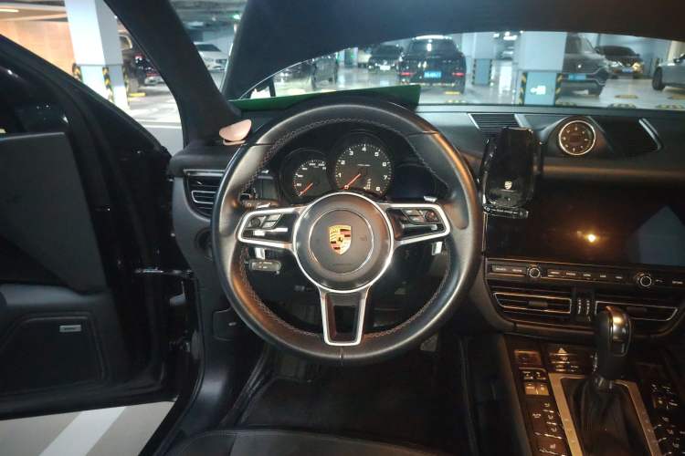 Used Porsche Macan 2020 Macan 2.0T Steering Wheel