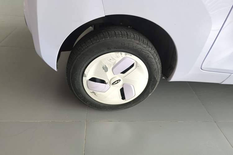 Used Chery QQ Ice Cream 2022 170km Sundae Phosphate Lithium-Ion Right Rear Wheel Hub