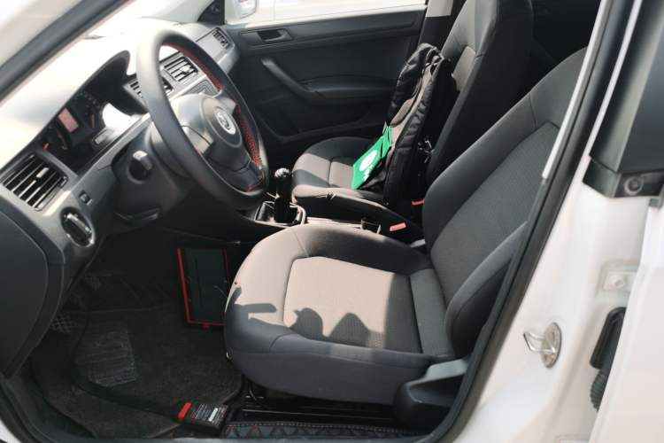 Used Volkswagen Santana 2015 1.6L Manual Fashion Edition Left Front Seat