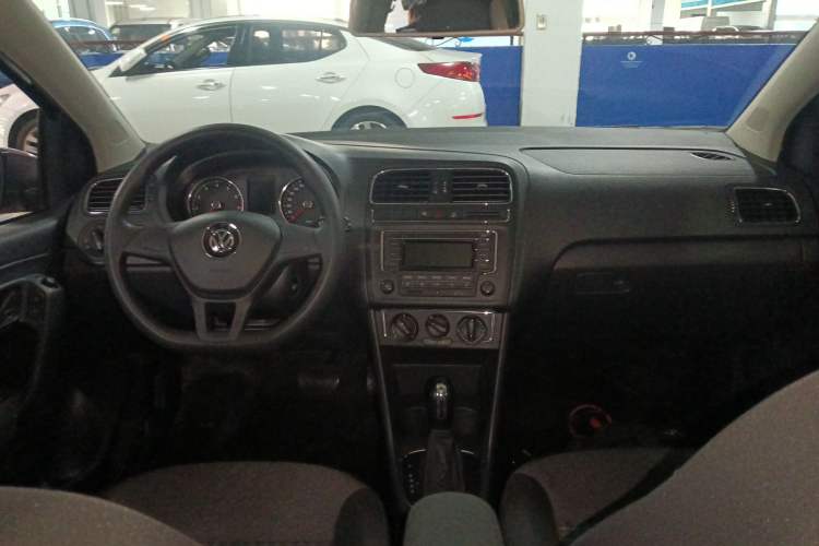 Used Volkswagen Polo 2014 1.4L Automatic Comfort Edition

