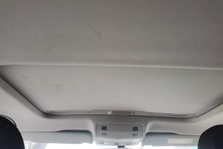 Used Volkswagen Bora 2019 1.5L Automatic Comfort Model Headliner