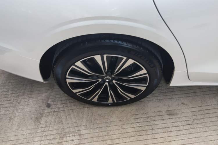 Used Volvo S60 2025 B4 Zhiyuan Luxury Edition
