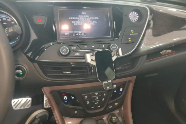 Used Buick Envision 2016 20T Two-Wheel-Drive Elite Model Audio And AC Panel