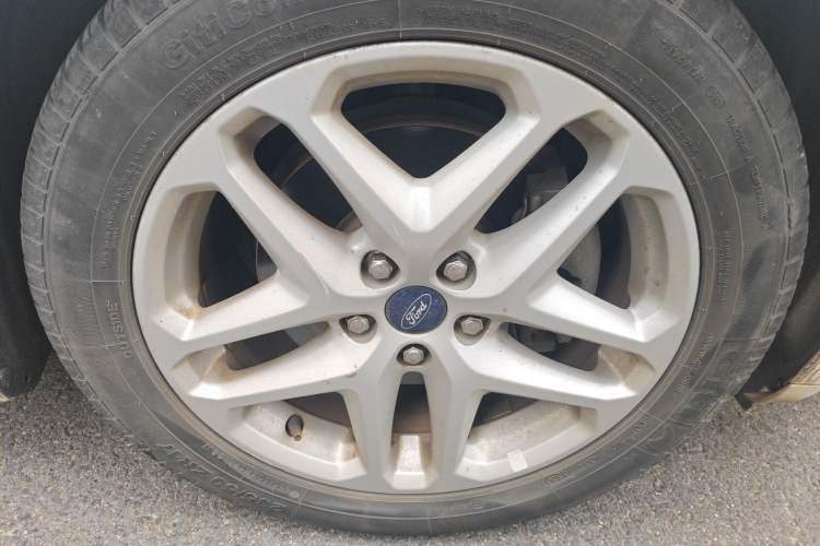 Used Ford Mondeo 2013 1.5L GTDi180 Fashion Edition Right Front Wheel Hub