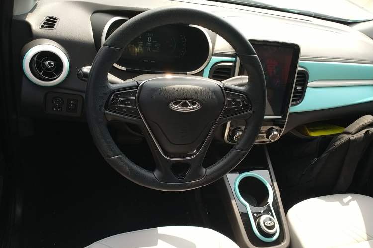 Used Chery QQ Little Ant 2021 200 000-Yuan Ant Fan Edition Talent Version NMC Battery 301 km Steering Wheel