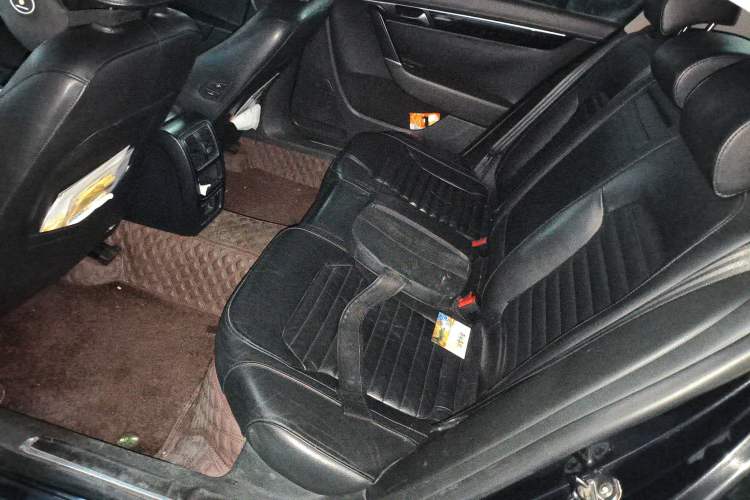 Used Volkswagen Magotan 2013 1.8TSI Luxury Model Left Rear Seat