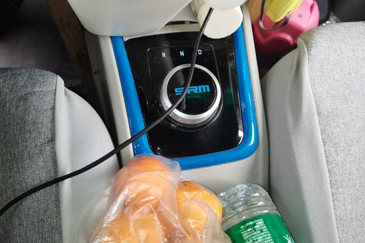 Used SRM Haoyun 2023 Standard Passenger Van 6 Seats
