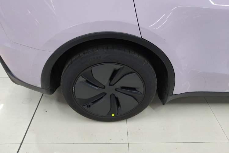 Used Tesla Model Y 2025 Rear-Wheel-Drive Version
