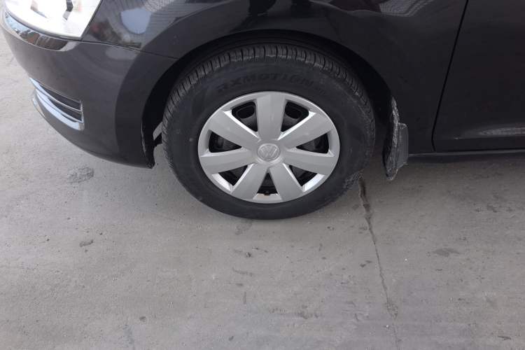 Used Volkswagen Santana 2015 1.6L Manual Fashion Edition Exterior 4