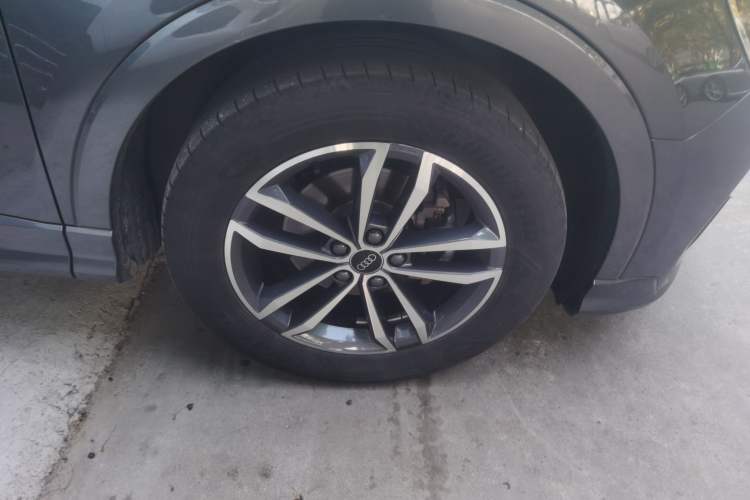Used Audi Q3 2021 35 TFSI Progressive Dynamic Edition
