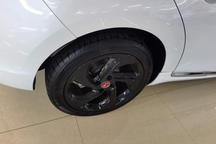 Used DS 5 2018 30THP P-Line Sport Model