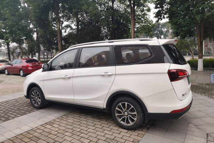 Used Baojun 730 2021 1.5L Manual Fashion Version 7 Seats Exterior 3