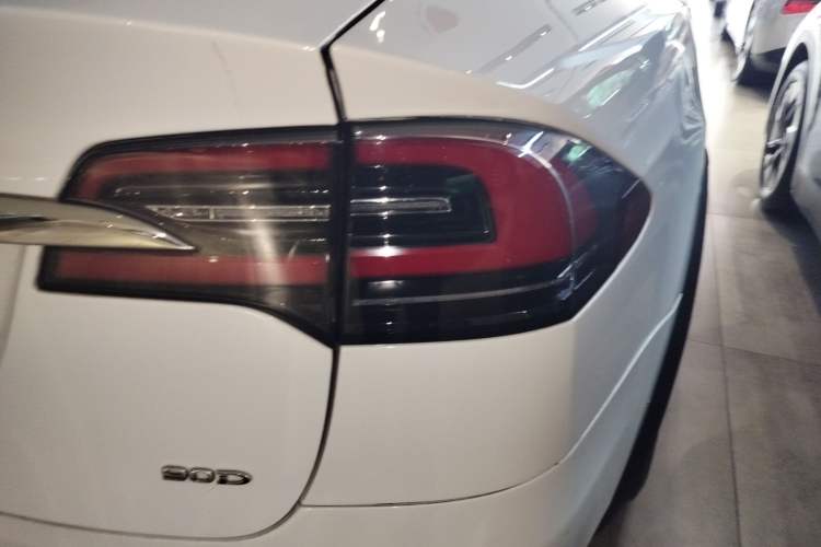 Used Tesla Model X 2016 X 90D Right Rear Taillight