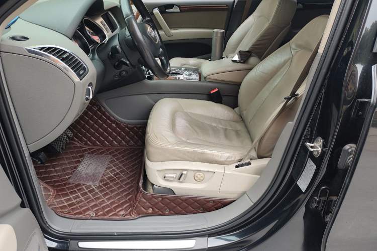 Used Audi Q7 2013 35 TFSI Comfort Model Left Front Seat