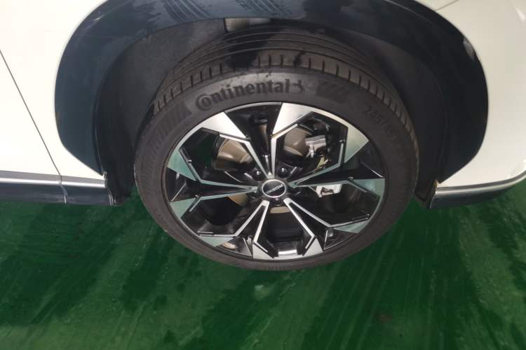 Used Roewe RX5 New Energy 2023 eRX5 Super Hybrid Prestige Edition Right Front Wheel Hub