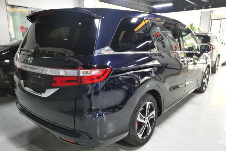 Used Honda Odyssey 2015 Revised Version 2.4L Supreme Edition
