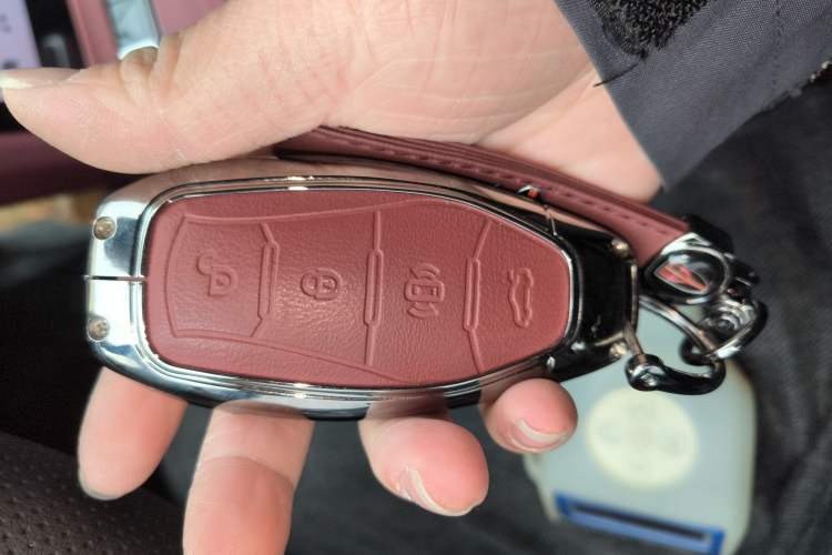 Used Hongqi H5 2025 2.0T Automatic Flag Edition – 500 000 Units Commemorative Version Vehicle Key