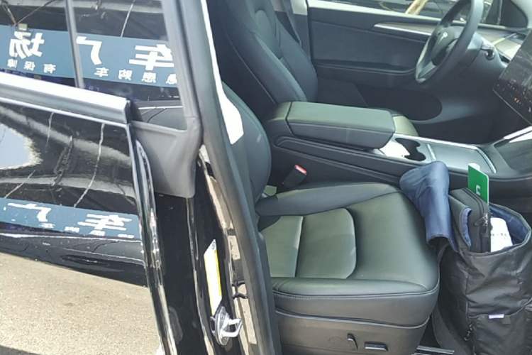 Used Tesla Model Y 2022 Rear-Wheel-Drive Version
