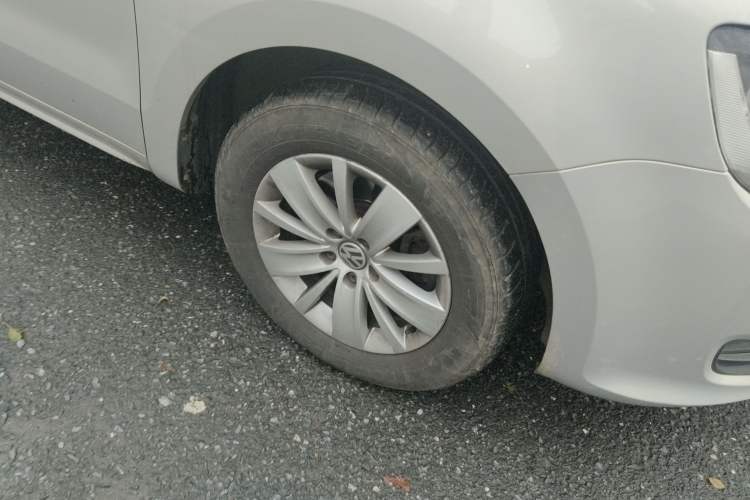 Used Volkswagen Sharan 2013 1.8TSI Standard Model Euro IV Right Front Wheel Hub