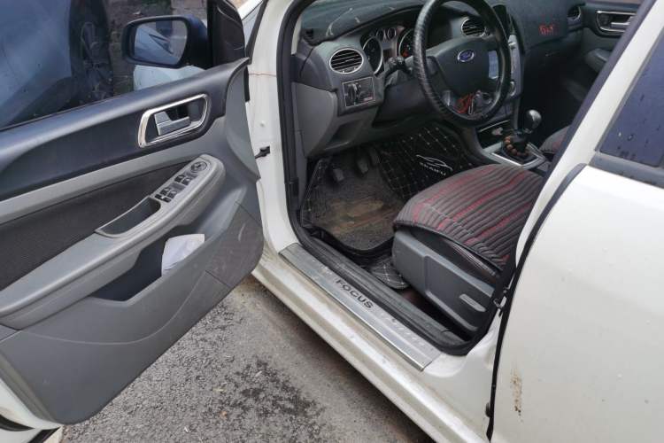 Used Ford Focus 2013 Hatchback Classic 1.8L Manual Base Model
