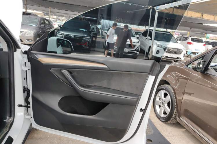 Used Tesla Model Y 2022 Rear-Wheel-Drive Version