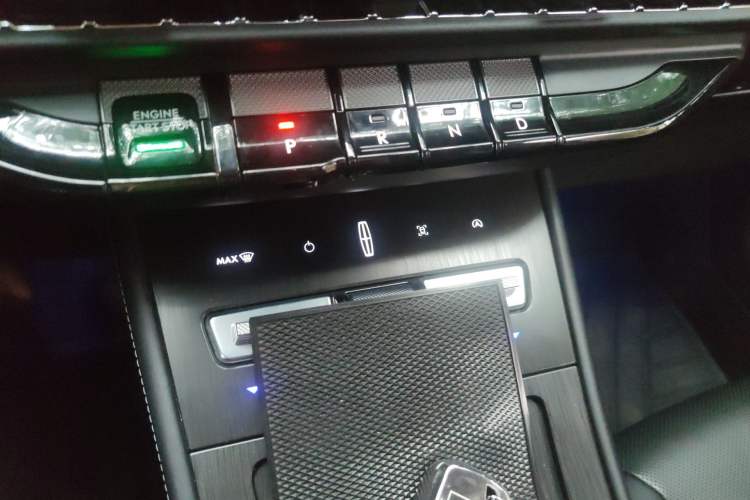 Used Lincoln Corsair 2023 2.0T Two-Wheel-Drive Luxury Edition