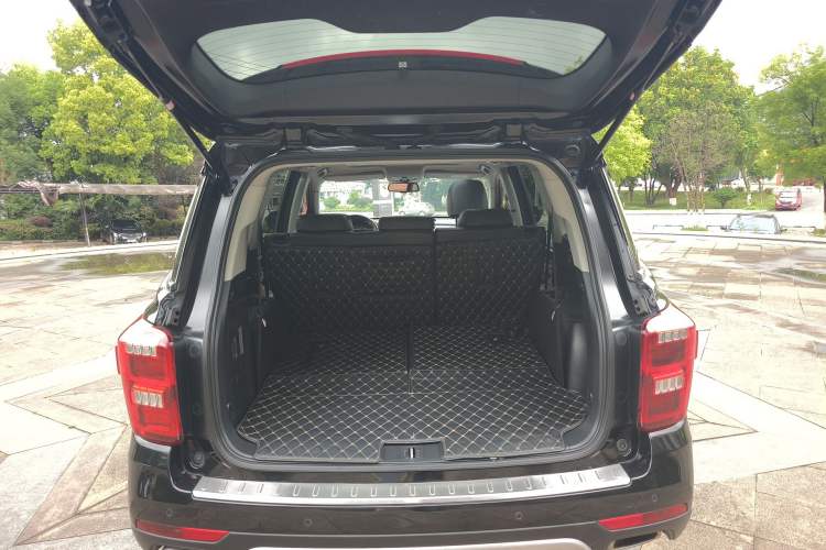 Used GAC Trumpchi GS8 2017 320T Two-Wheel Drive Luxury Smart Connectivity Version (7 Seats) Trunk