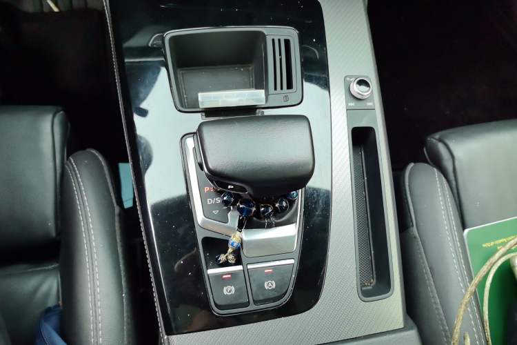 Used Audi Q5L 2022 Updated 40T Luxury Dynamic Edition Gear Lever