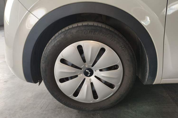 Used Wuling Bingo 2023 333 km Fast-Share Version Left Front Wheel Hub