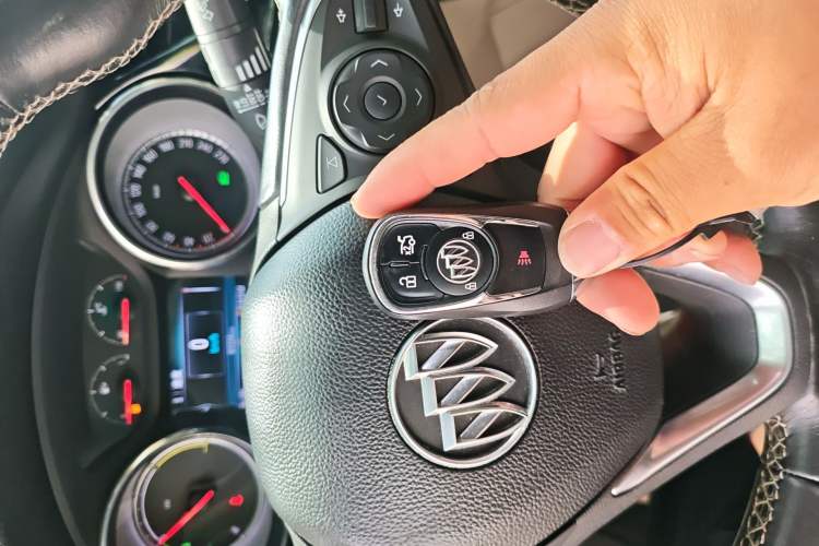 Used Buick Regal 2017 30H Elite Version
