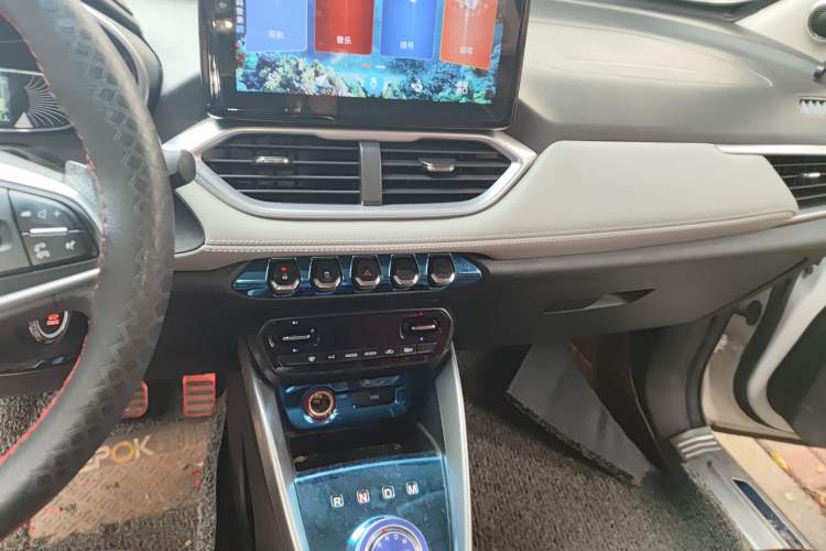 Used Baojun 510 2017 1.5L Automatic Fashion Model