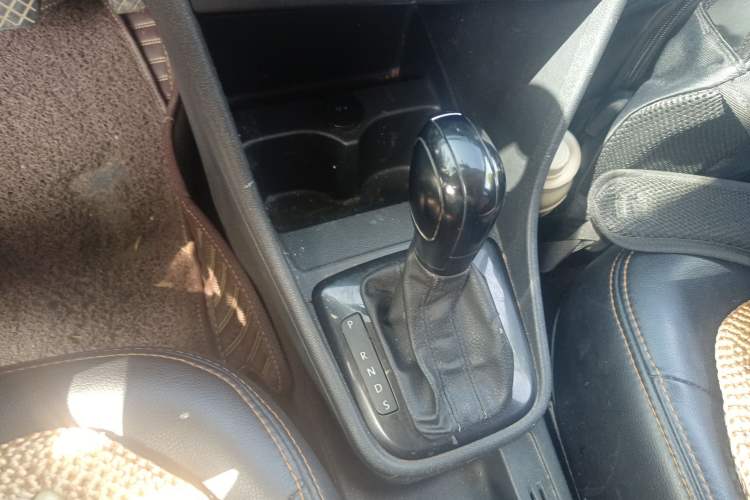 Used Volkswagen Santana 2015 Haval H6 1.6L Automatic Luxury Model Gear Lever