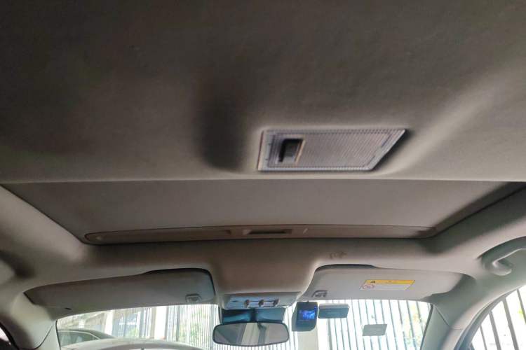 Used Buick Encore 2015 1.4T Automatic Two-Wheel Drive Urban Elite Version
