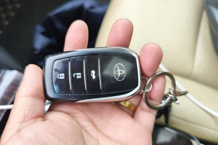 Used Toyota Camry 2015 Dual-Engine 2.5 HG Luxury Navigation Edition Interior 1