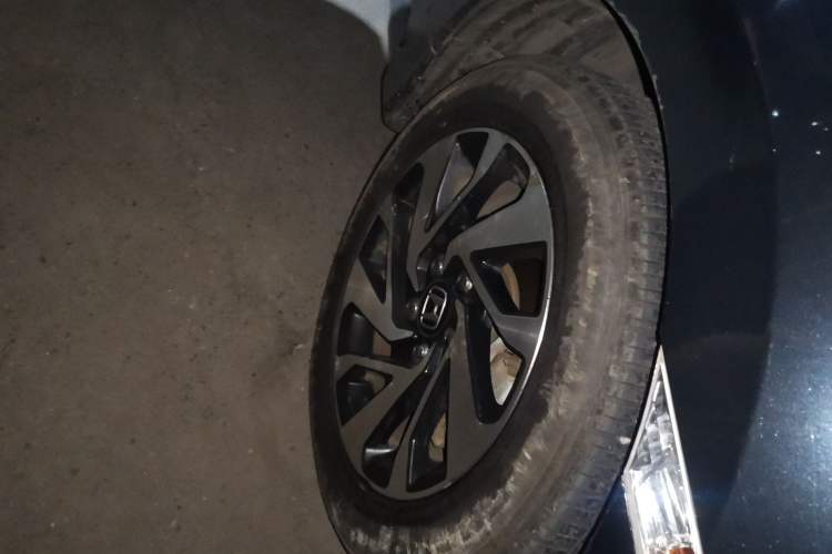 Used Honda Civic 2016 220TURBO CVT Luxury Edition Right Front Wheel Hub