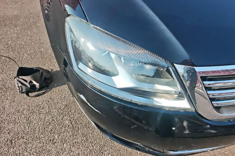 Used Volkswagen Passat 2009 1.8T Manual Luxury Edition Right Front Headlight