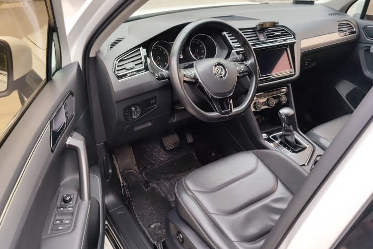 Used Volkswagen Tiguan L 2019 330TSI Automatic Two-Wheel Drive Panoramic Comfort Edition China V Standard Driver Seat