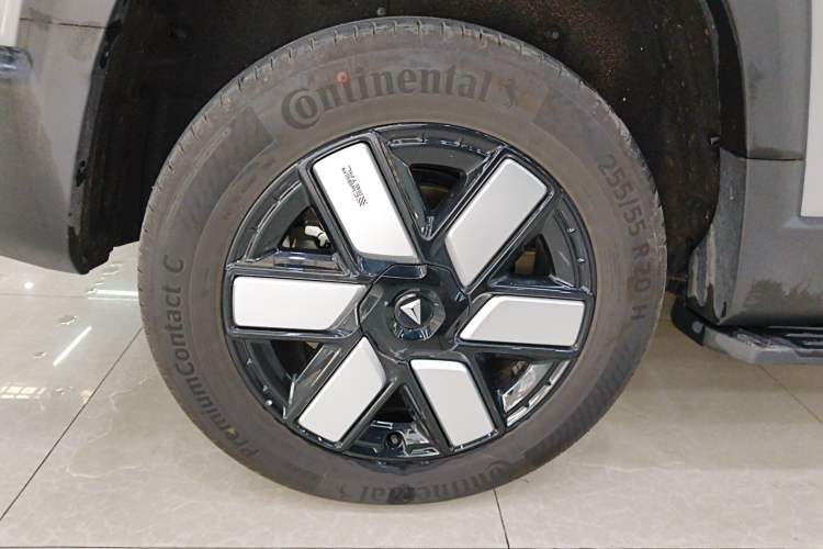 Used Deepal G318 2024 Four-Wheel-Drive Air Suspension Model
