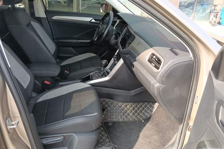 Used Volkswagen T-ROC 2021 280TSI DSG Two-Wheel Drive Elite Connect Edition Right Front Seat