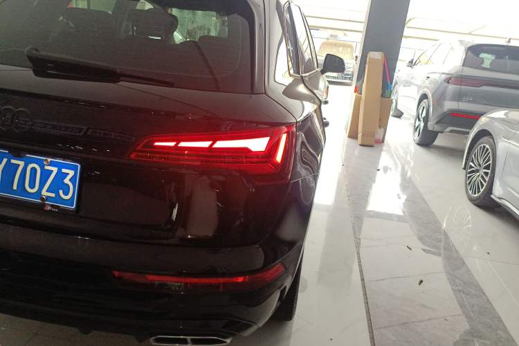 Used Audi Q5L 2022 40T Fashionable and Dynamic Model Right Rear Taillight