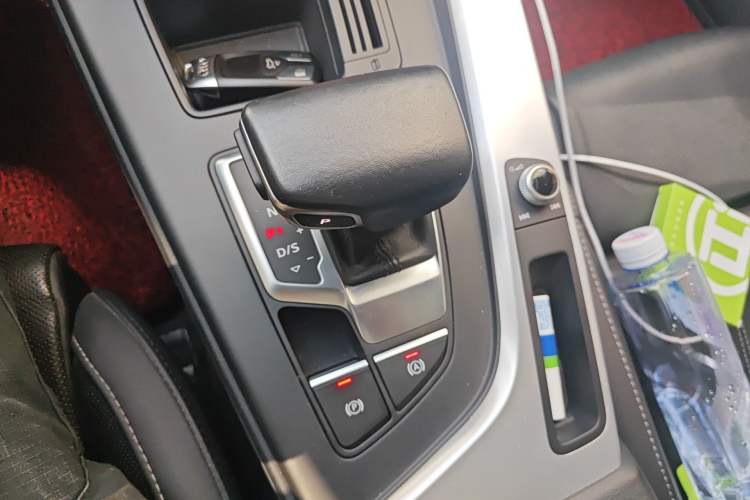 Used Audi A4L 2022 40 TFSI Fashion Dynamic Model Gear Lever